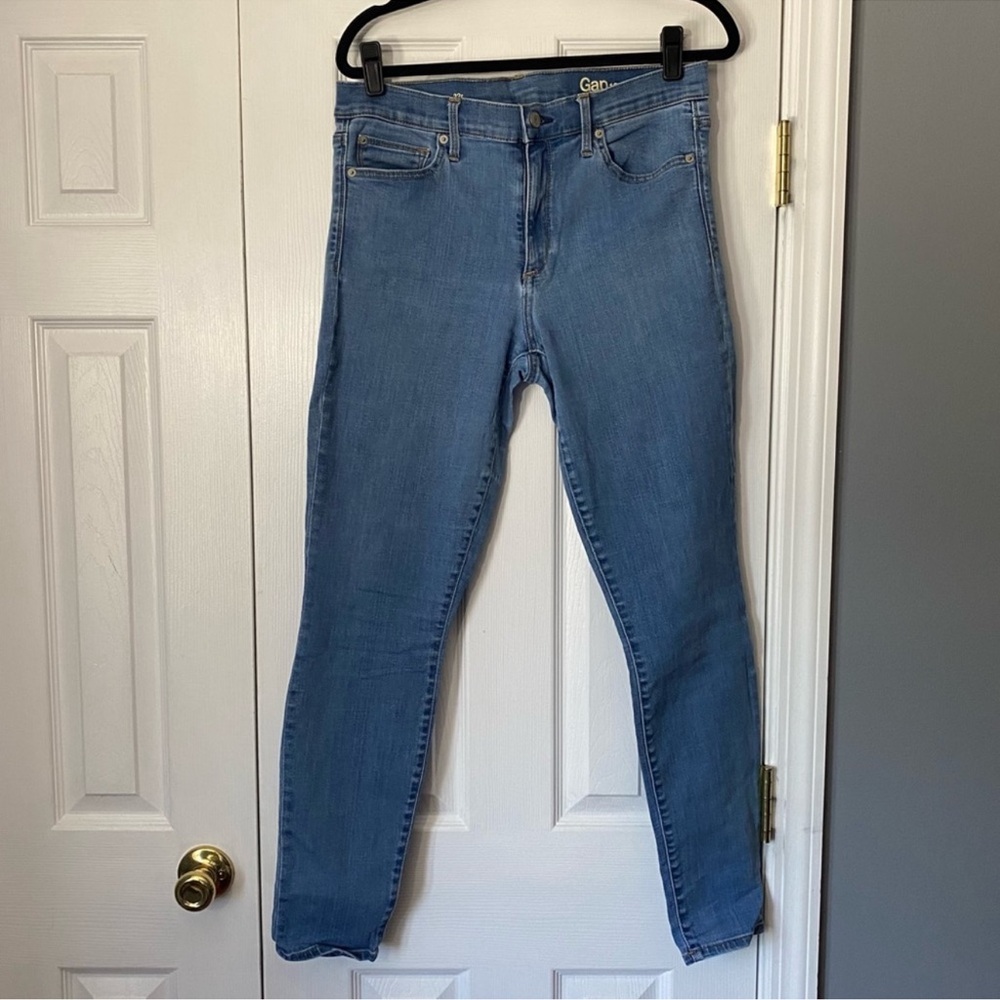 GAP 1969 High Rise True Skinny Jeans in Light/Medium Wash Blue